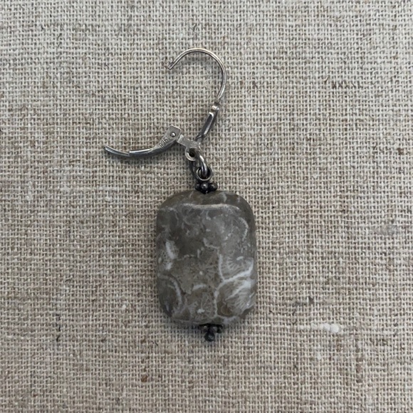 Variegated Grey/White Polished Stone Earrings - Picture 7 of 8